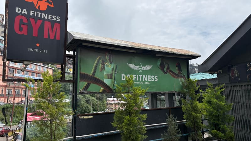 Inside the DA Fitness Vikasnagar branch
